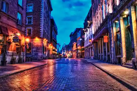 Montreal: Excursão a pé pela Velha Montreal ao anoitecer