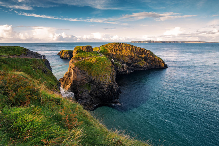 Giant's Causeway Tour and 2-Day Open Top City Tour Pass