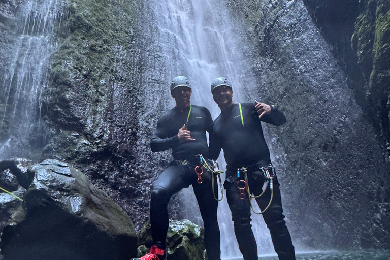 ماديرا: مغامرة ريبيرا فوندا المتقدمة للتجديف