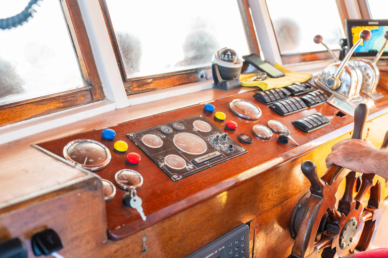 Malta: Passeio de barco em Marsaskala Luzzu com a piscina de São PedroMalta: Passeio de barco por Marsaskala Luzzu com St. Peter&#039;s Pool