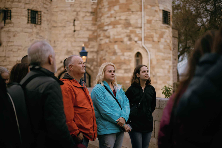 Private Tower of London Tour: Early Crown Jewels Access