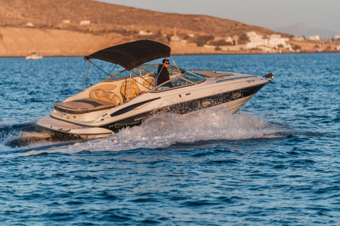 Santorini: Barco privado de lujo con comida y bebida