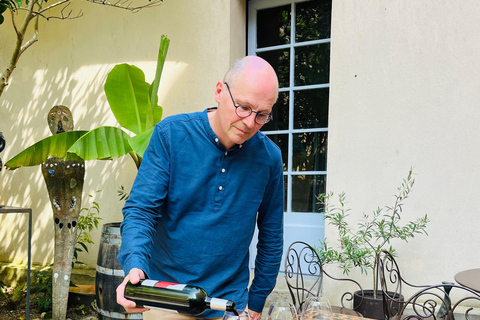 Blaye: the secrets of Blaye, wine, art, history and old cars