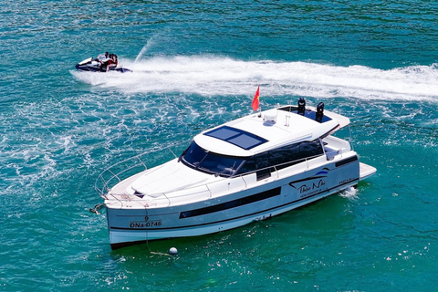 Da Nang: Private Luxury Yacht & Dragon Bridge Fire Show Luxury 2-Hour Ocean Mansion Yacht Charter – 4-Bedroom Bliss
