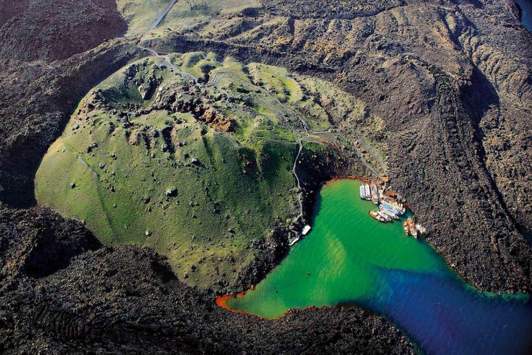 Excursión al Volcán de Santorini, Aguas Termales y Puesta de Sol en OiaExcursión de 6 horas con traslado