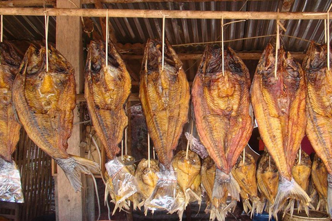 Vientiane: Small-Group Street Food Tour with Tastings