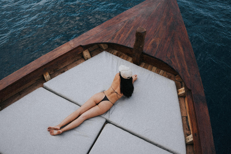 Day Trip To Komodo By Luxury Boat, Sunset & Flying Foxes