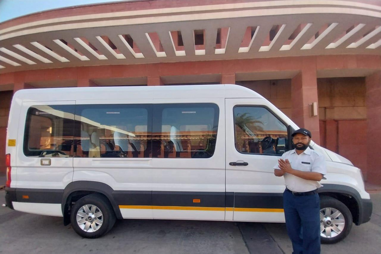 Old and New Delhi Group City Tour with Guide and Transfers