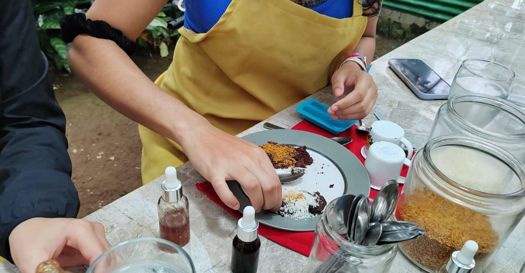 La Fortuna, Garden Walking Tour with Chocolate and Coffee - Housity