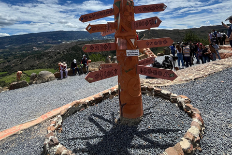 BOGOTA: Tour durch Villa de Leyva, Ráquira, Pozos Azules und Puente de Boyacá