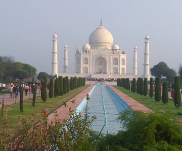 Mumbai Agra Same Day Tour with Return Flights and lunch