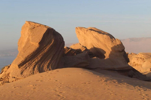 Agadir/Taghazout : Aventure en Sandboard et Dîner au Coucher du SoleilAgadir/Taghazout : aventure en sandboard et dîner au coucher du soleil