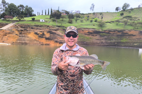 Guatapé: All-inclusive private fishing experience (24-hour advance booking) Guatapé: All-inclusive sport fishing experience (24-hour advance booking)