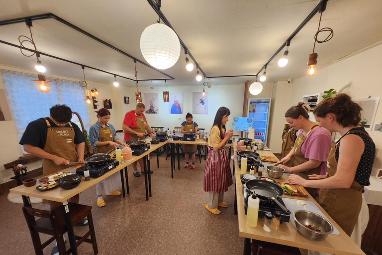 Seoul: 6-Dish Korean Cooking Class & Hidden Alley Tour