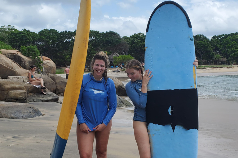 Surf y estancia: Clase privada de surf en mirissa