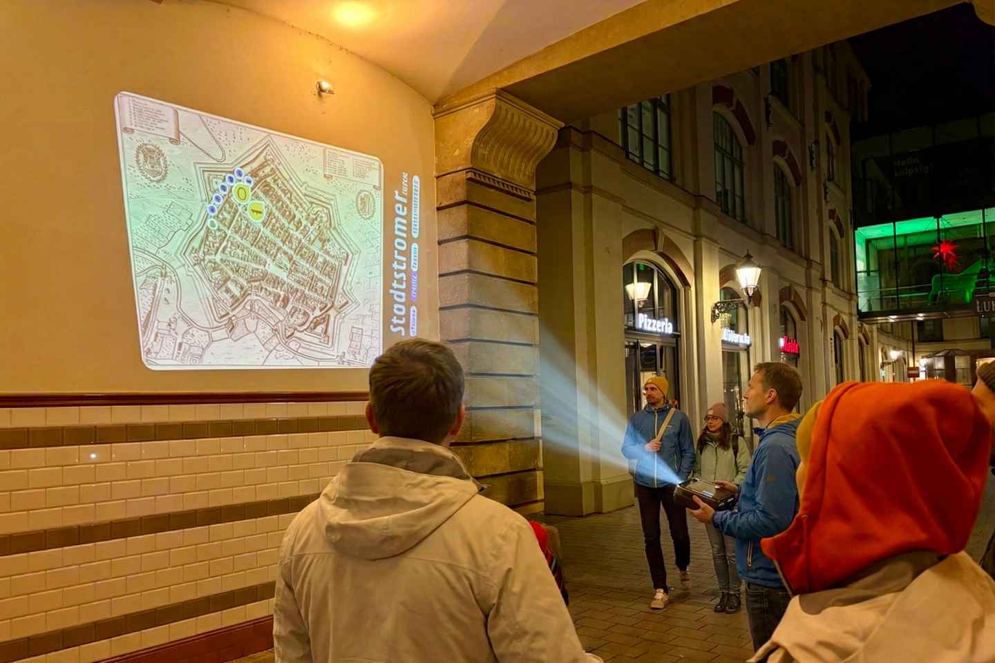 Leipzig Night Watchman 2.0: modern evening tour – entertaining & visually stunning!