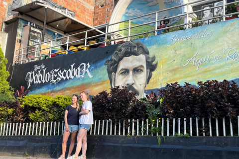 Medellín: Real Pablo Escobar Tour with Hydration Included