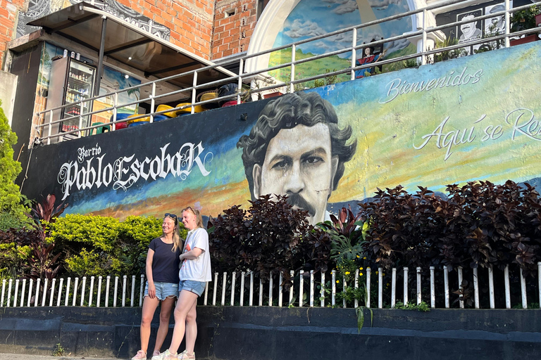 Medellín: Real Pablo Escobar Tour with Hydration Included