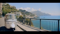 Vintage tour, through the alleyways of the Coast - Housity
