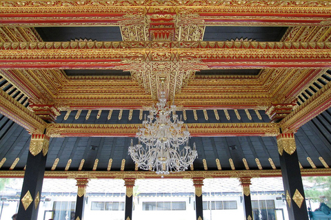 cultural and cave tour to kraton, taman sari & pindul cave