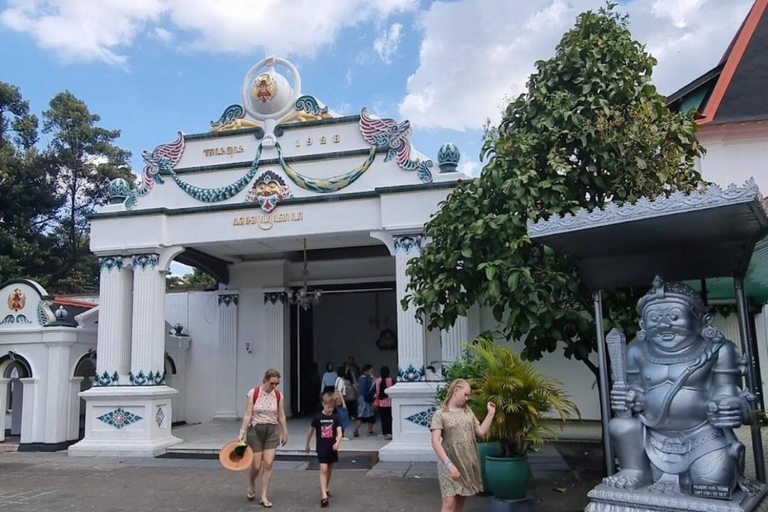 Yogyakarta: tour di 2 giorni a Borobudur, Merapi, Prambanan e al palazzo