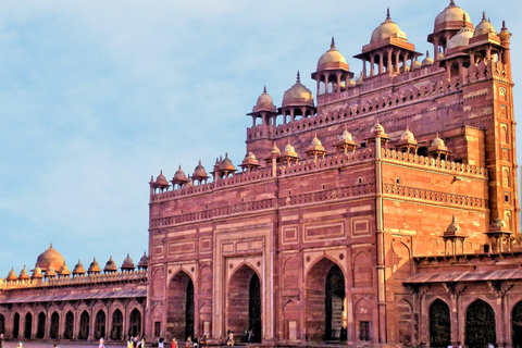 From Agra to Jaipur by Cab via Fatehpur Sikri and Abhaneri