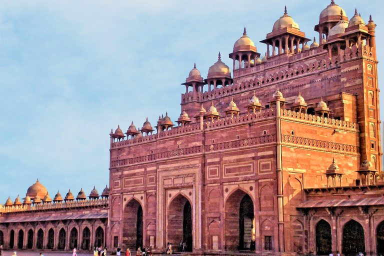 From Agra to Jaipur by Cab via Fatehpur Sikri and Abhaneri