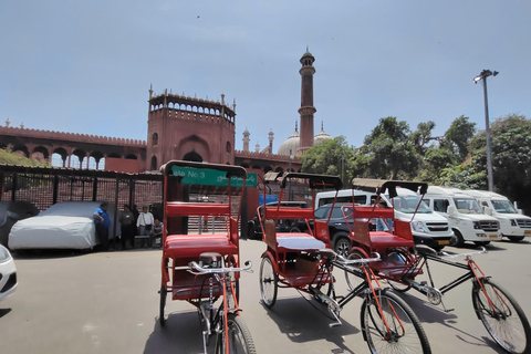 Delhi : excursion de 5 jours dans le Triangle d&#039;Or avec un guide germanophoneExcursion de 5 jours avec hébergement dans des hôtels 4 étoiles