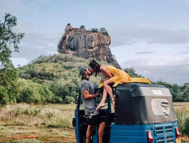 Sigiriya: Tuk Tuk Tour of Hidden Villages & Rock Viewpoints