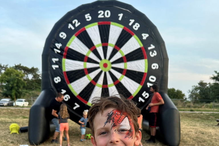 Bratislava: esperienza di footdarts con istruttoreBratislava: Prova il footdarts con un istruttore