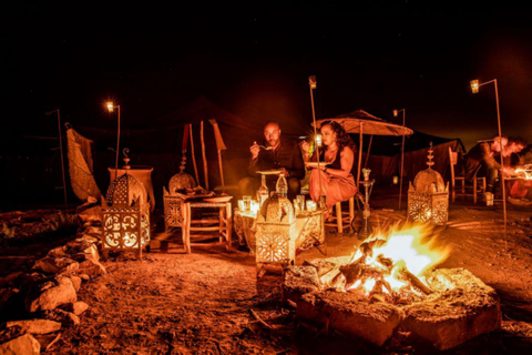 Dîner dans le désert d'Agafay à Marrakech avec promenade à dos de chameau