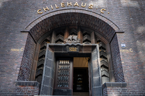 Hamburg: Speicherstadt, Elbphilharmonie Plaza & Boat Cruise