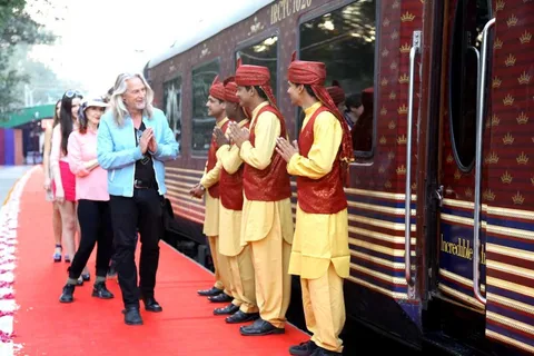 From Delhi; Private Same Day Taj Mahal Luxury Tour By Train