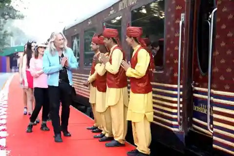 From Delhi; Private Same Day Taj Mahal Luxury Tour By Train