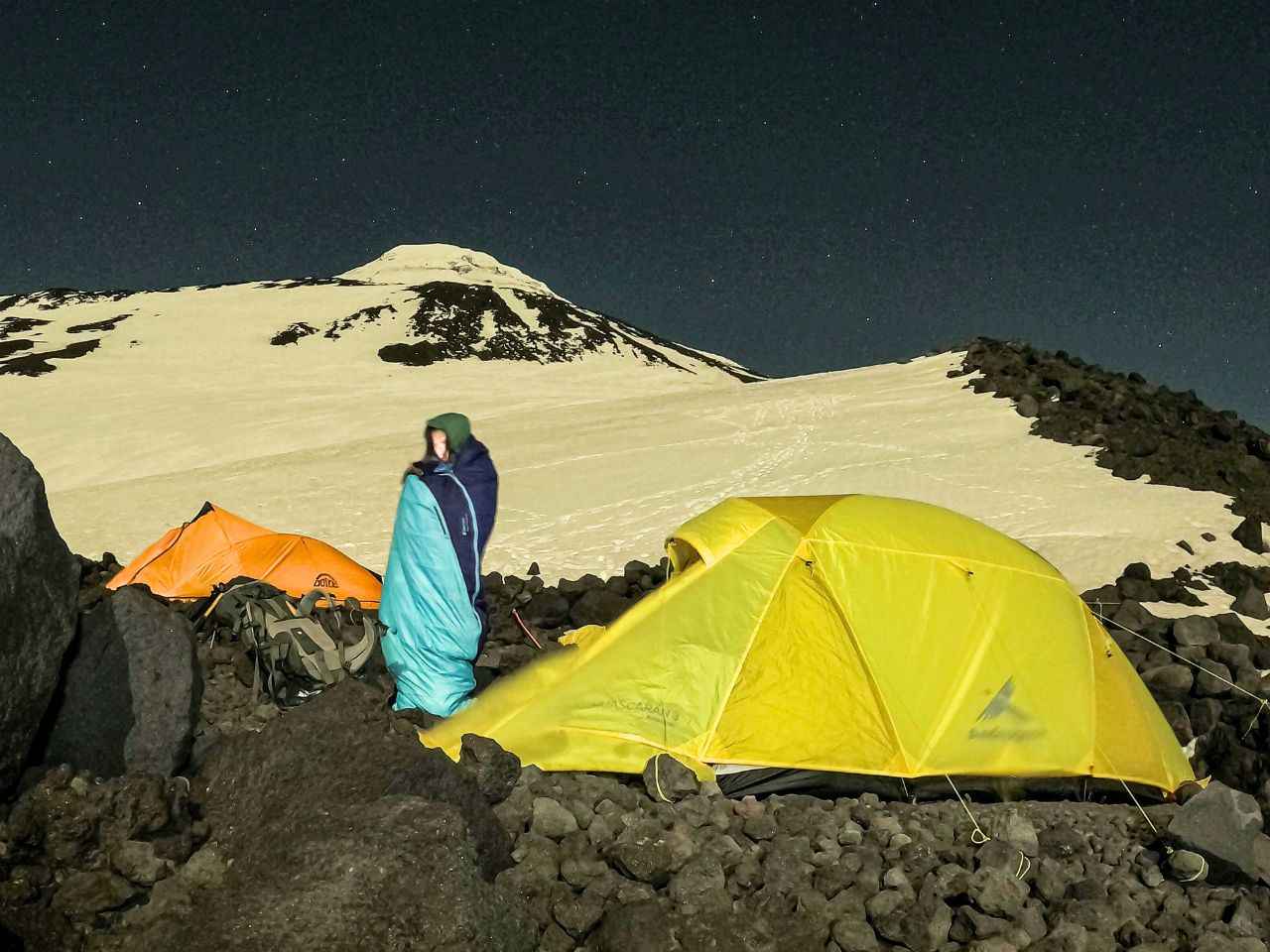 Aufstieg zum Vulkan Lanín, dem höchsten Vulkan der Region Araucanía (3.747 m ü.d.M.)