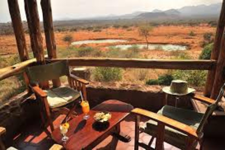 From Nairobi: 9-Day Kenya Classic Lodge Safari