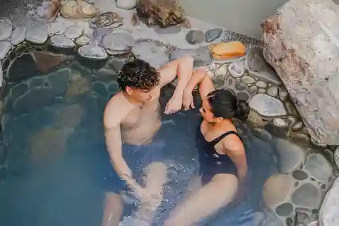 Rotorua: Sky View Private Pools Experience