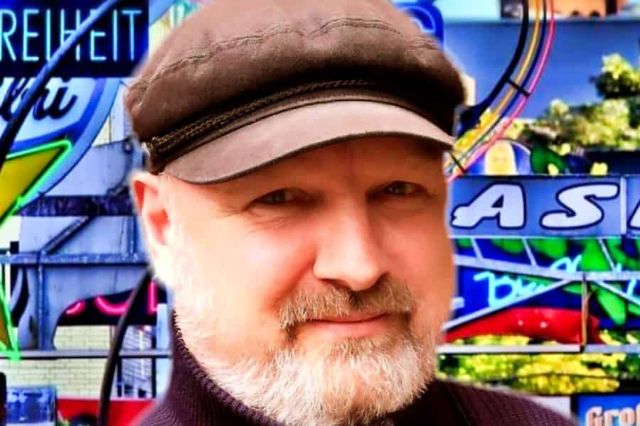Die Kiez-Kapitän Reeperbahn & Beatles Kieztour Hamburg. Foto: GetYourGuide