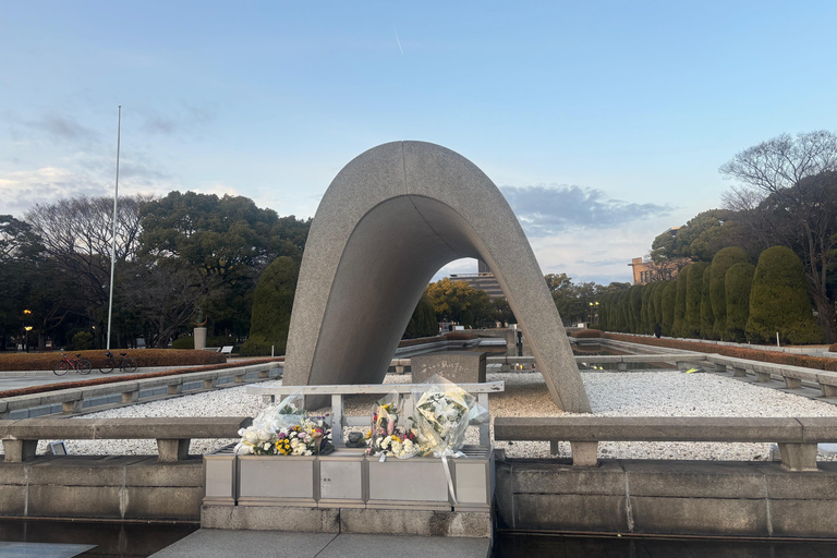 Hiroshima: Parque Memorial de la Paz y tour por la Cúpula de la Bomba Atómica.Hiroshima: Visita al Parque Conmemorativo de la Paz y Cúpula de la Bomba Atómica