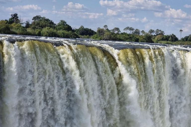 Victoria Falls: Round-Trip Transfer with Hotel Pickup