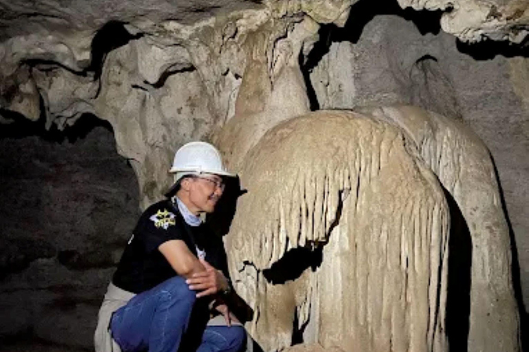 Labuan Bajo: Batu Cermin Cave, Silvya Hill & Market Tour