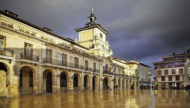 Oviedo: Guided tour in Oviedo and Cathedral with tickets