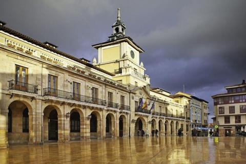 Oviedo: Guided tour in Oviedo and Cathedral with tickets Guided tour to Oviedo and the Cathedral with tickets