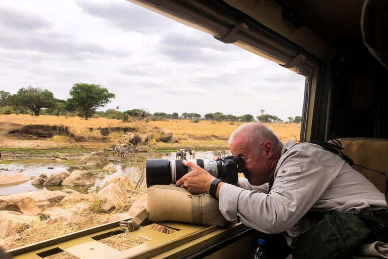 Safari de 3 días en un albergue privado desde Zanzíbar con vuelos