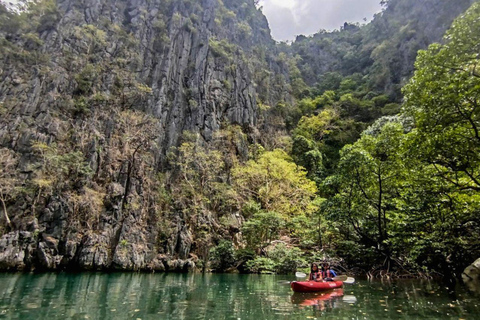 Coron: North Face Kayaking Tour with Lunch and Snorkeling