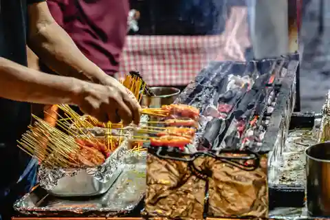 Singapore: Hawker Culture Food Tour and Sightseeing