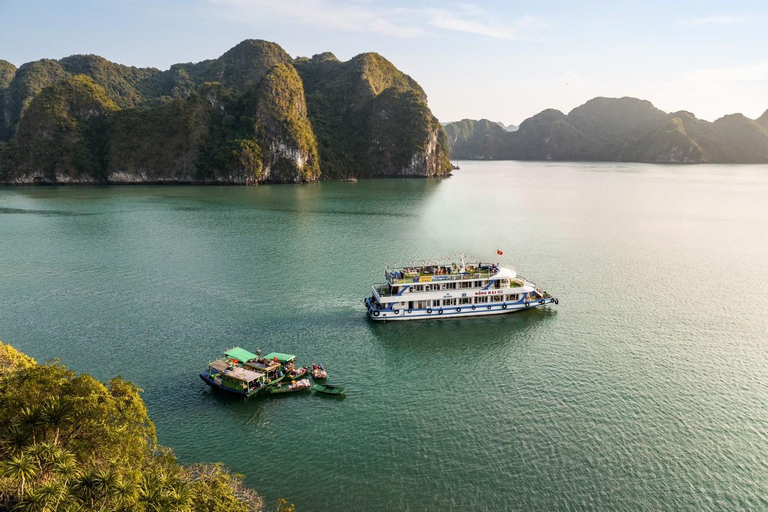 Best verkocht: Halong Bay Deluxe Cruise Dagtrip vanuit HanoiBest verkocht: Halong Bay Deluxe Cruise Dagtocht vanuit Hanoi