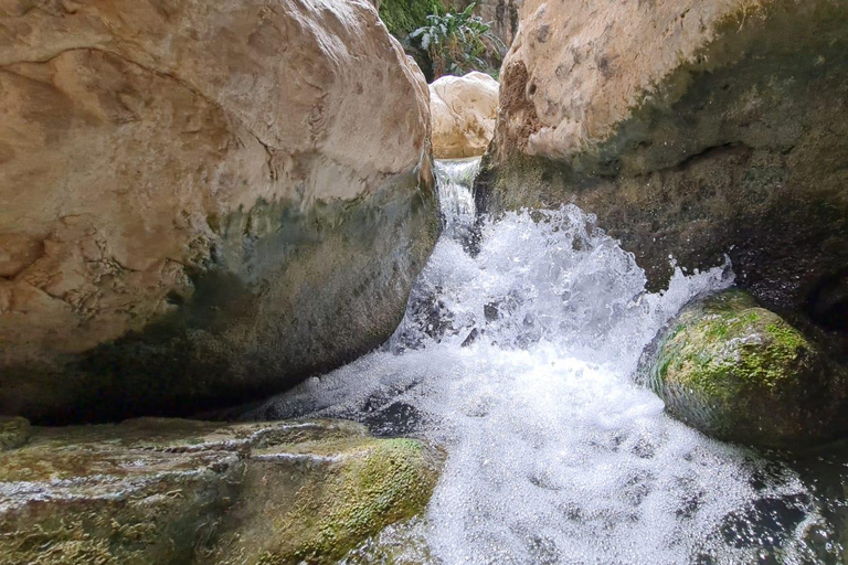 From Muscat: Guided Wadi Tiwi Hike, Romantic Cave & Sinkhole