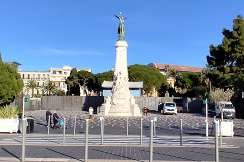 Nizza: tour della città in famiglia in bicicletta Taxi elettrico (4 posti)
