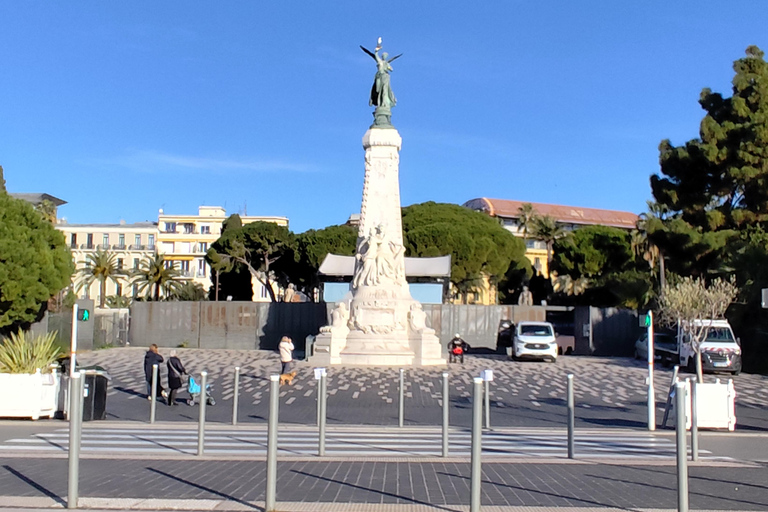 Nizza: tour della città in famiglia in bicicletta Taxi elettrico (4 posti)